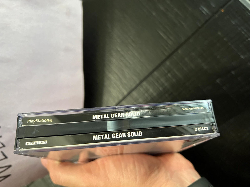 Metal Gear Solid 1 REPLACMENT CASE No Disc black label ps1