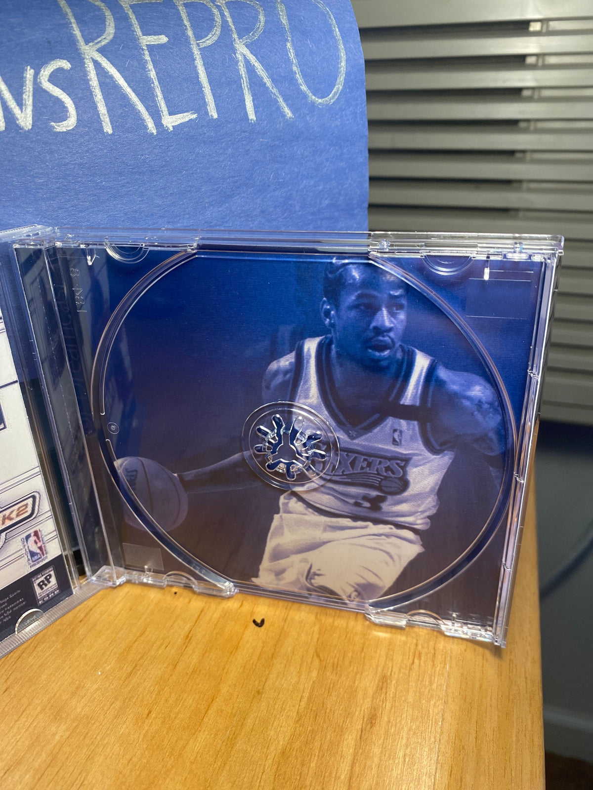 NBA 2k1 REPRODUCTION CASE No Disc Dreamcast