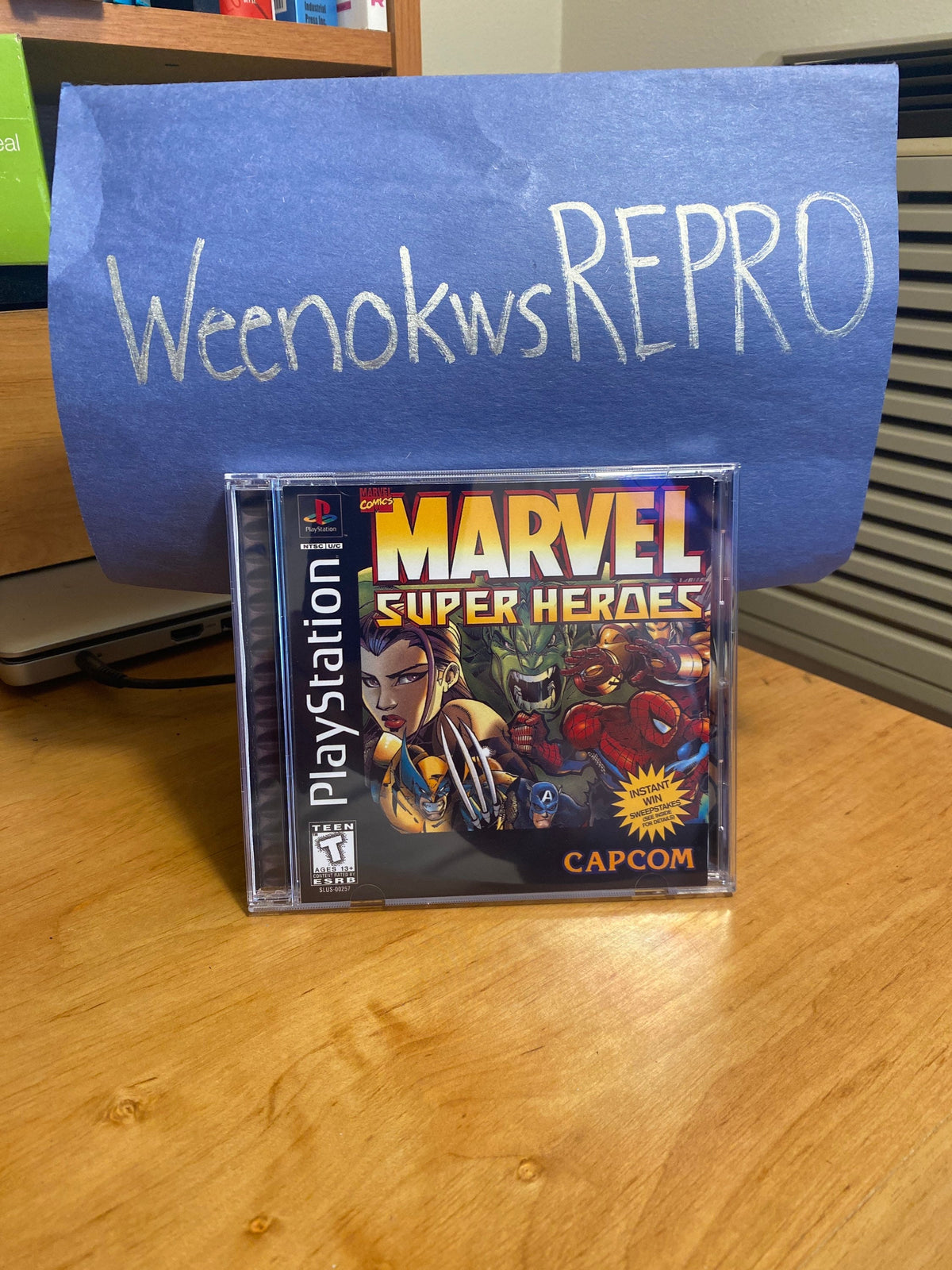 Marvel Super Heroes REPLACMENT CASE No Disc Ps1